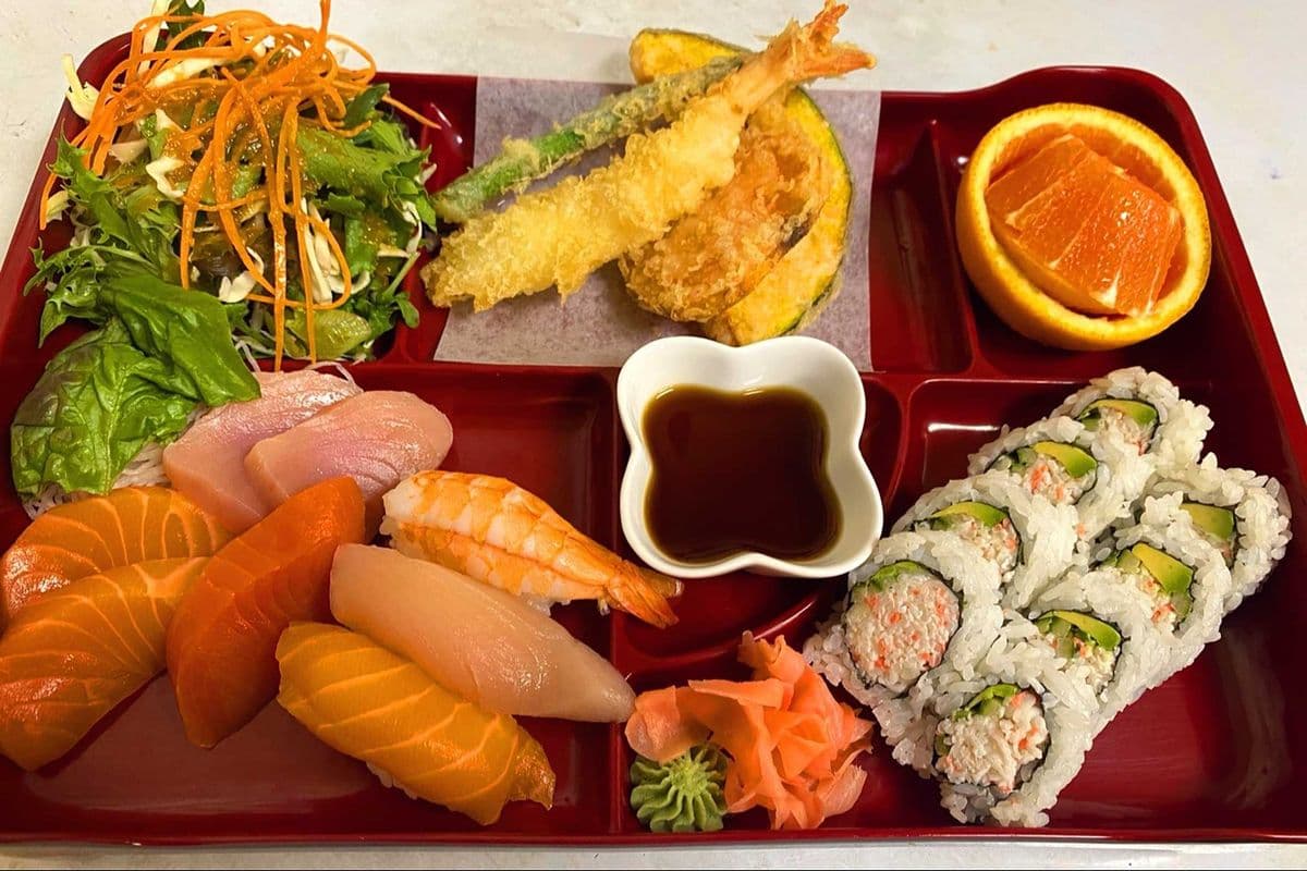 Lunch Box D - Sushi, Sashimi