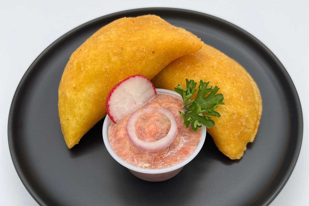Colombian Medium Chicken Empanada