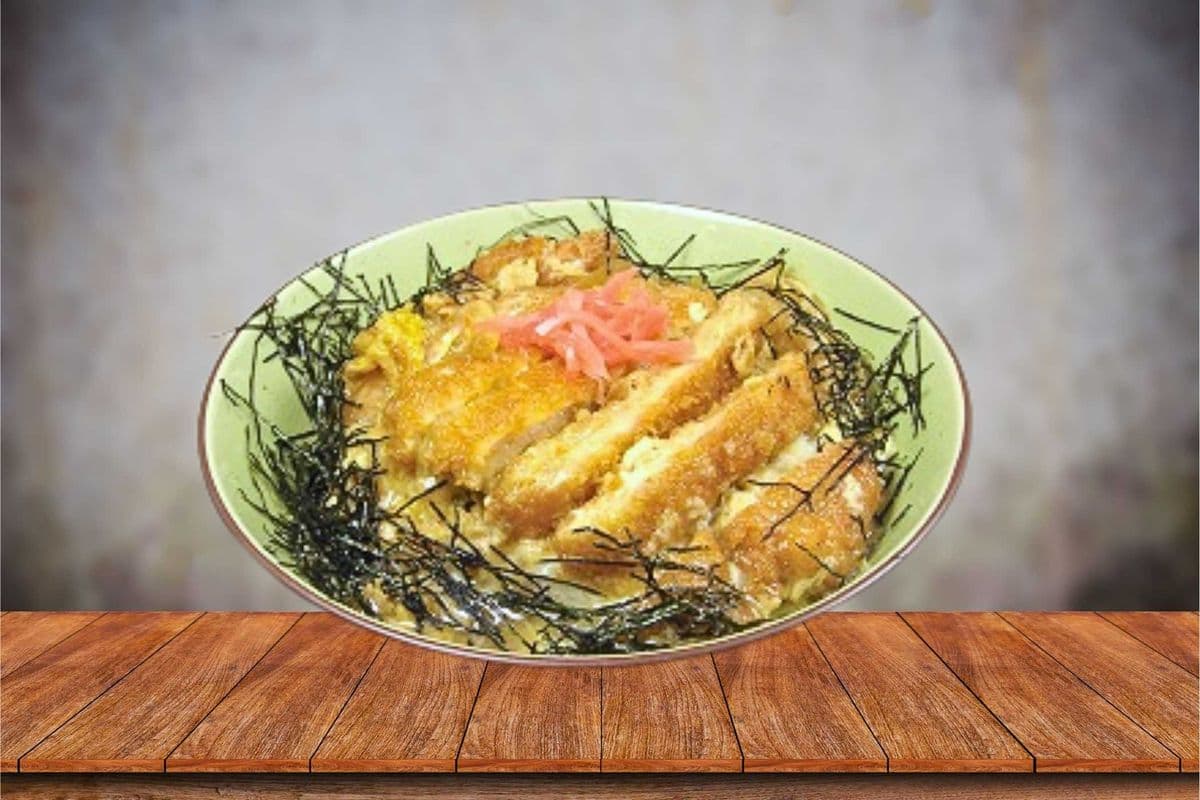 Pork Cutlet Rice with Egg and Onion 日式豬排飯