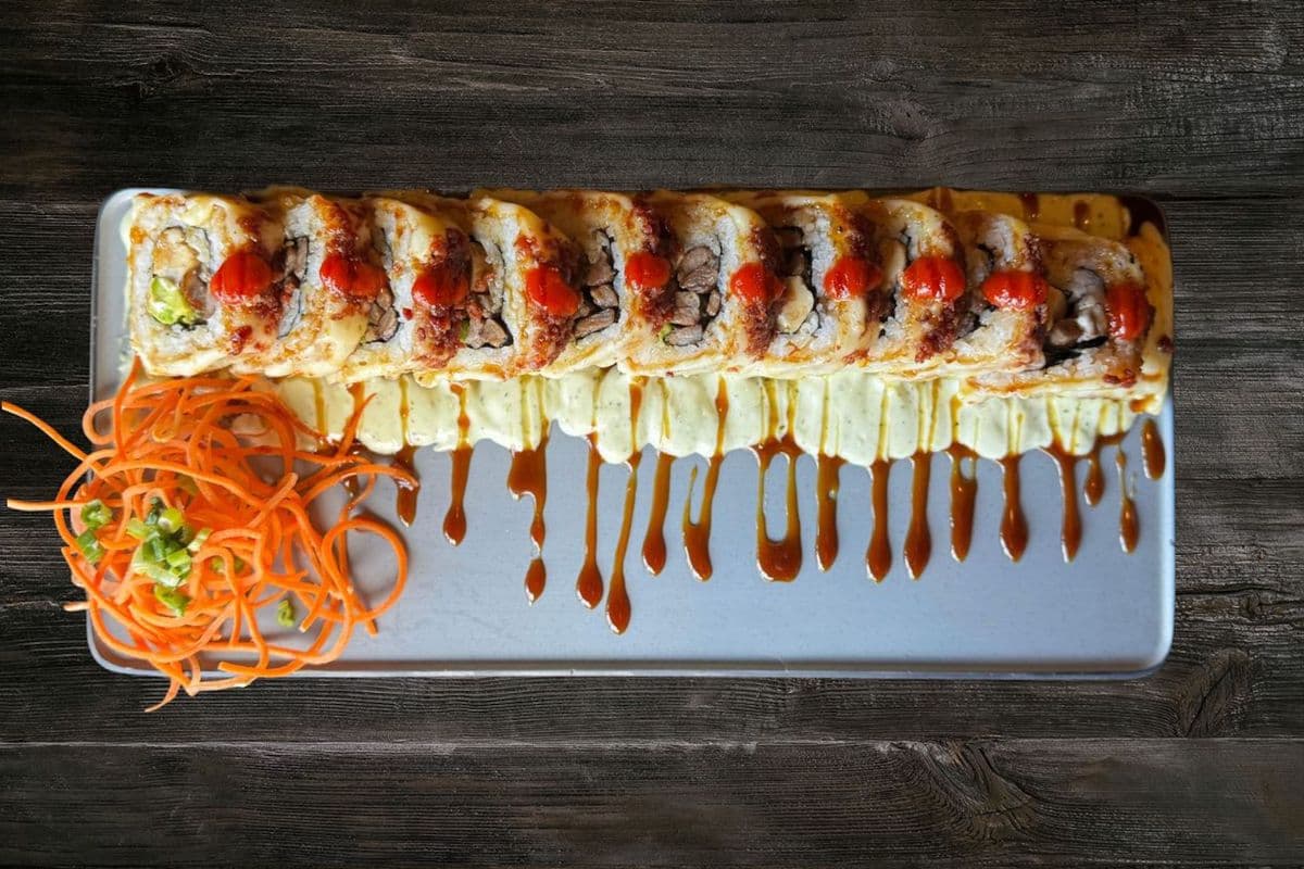 Toronto Roll (12 pieces)