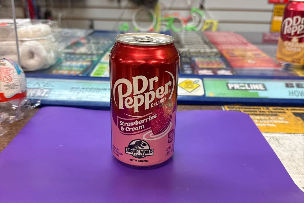 Dr. Pepper Strawberry and Cream Can (355 ml)