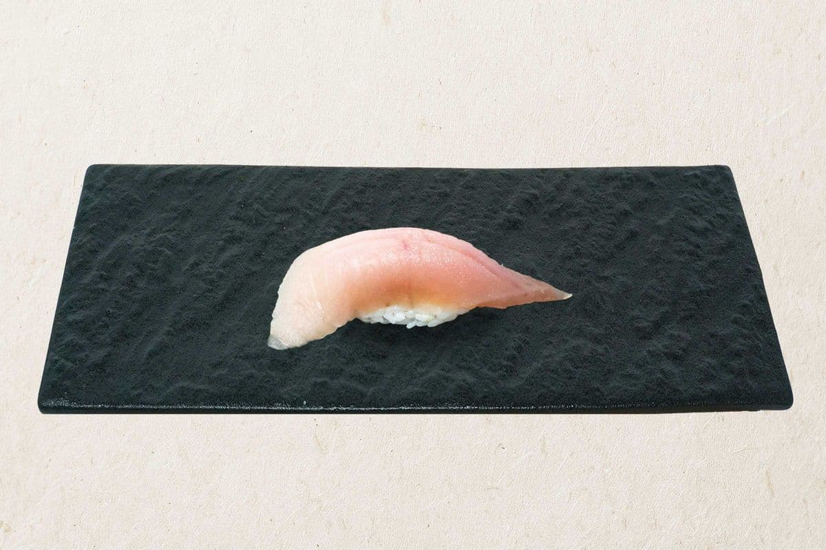 Tuna Sushi (1 pc)