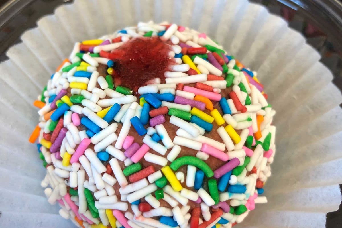Strawberry Birthday cake drop (90g)