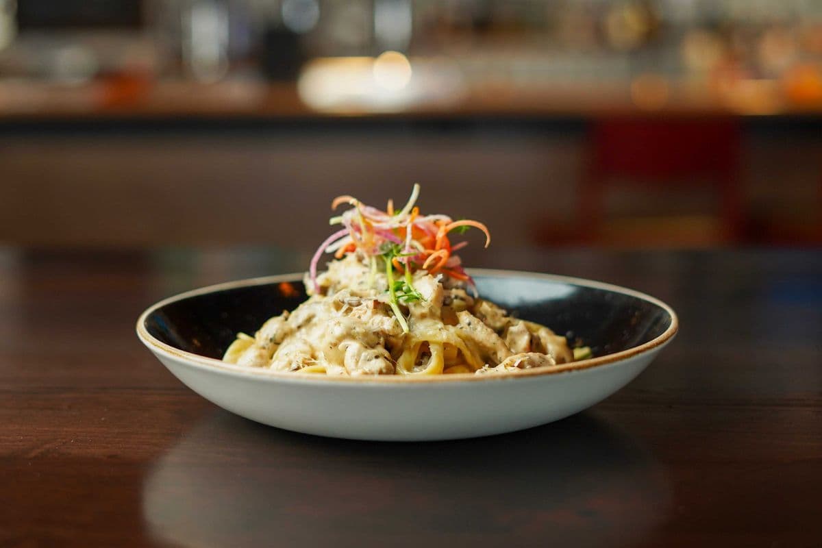 Fettuccini Alfredo (10 oz)