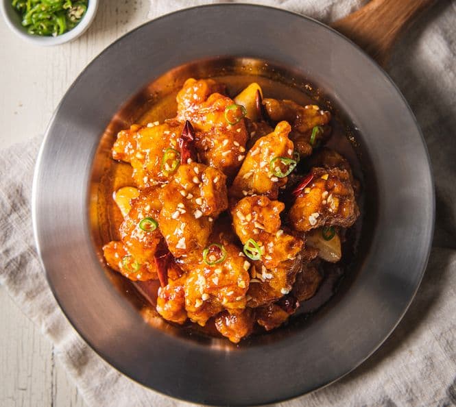 1. Poulet General Tao Chicken / General Tao Chicken (Dak Kang Jung)