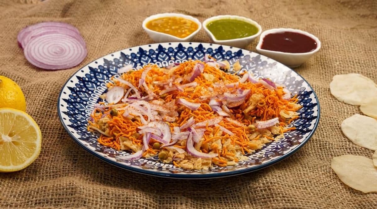 Surti  Cheese Aloopuri 9 PCS