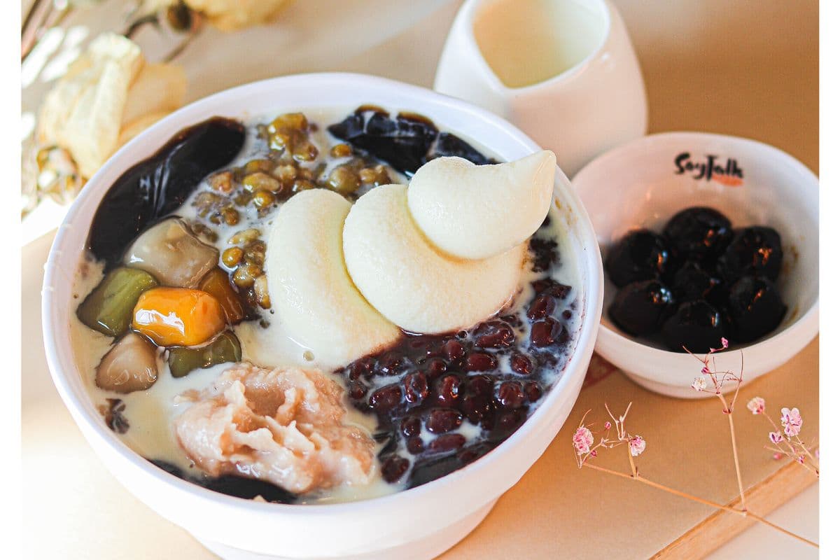 Herbal Jelly Soy Pudding (包心濃豆乳仙草凍)