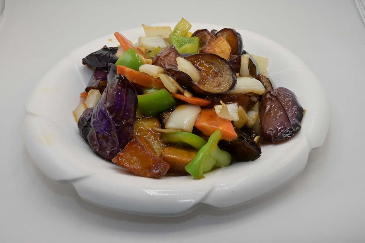 Di San Xian (Fried Potato, Eggplant and Pepper in Garlic Sauce) 地三鲜