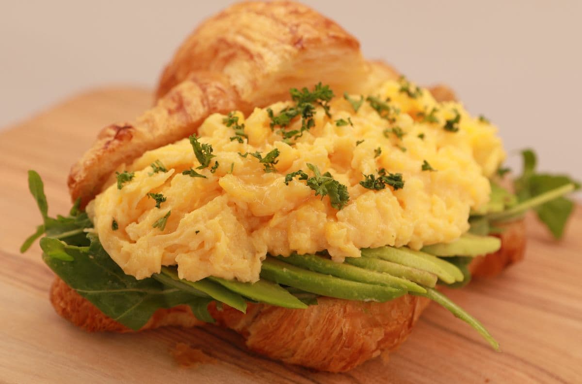 Brekkie Croissant