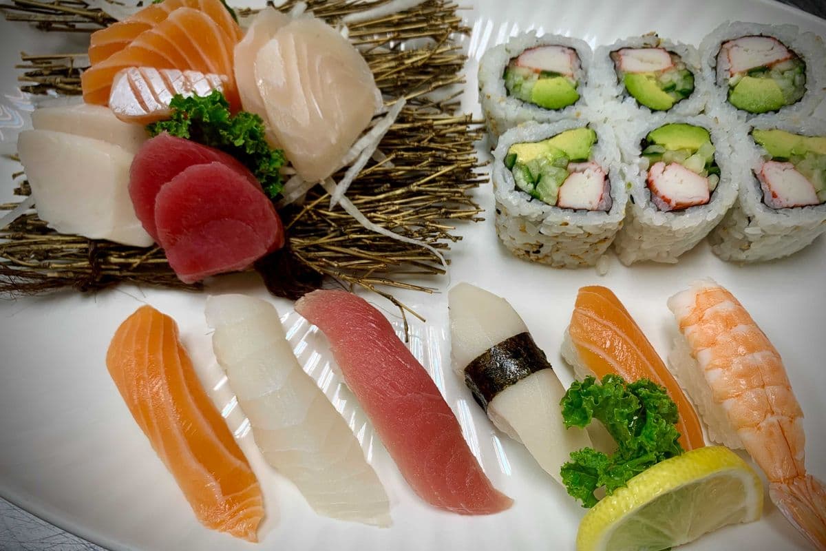 SM06 Sushi & Sashimi Dinner (20pcs)
