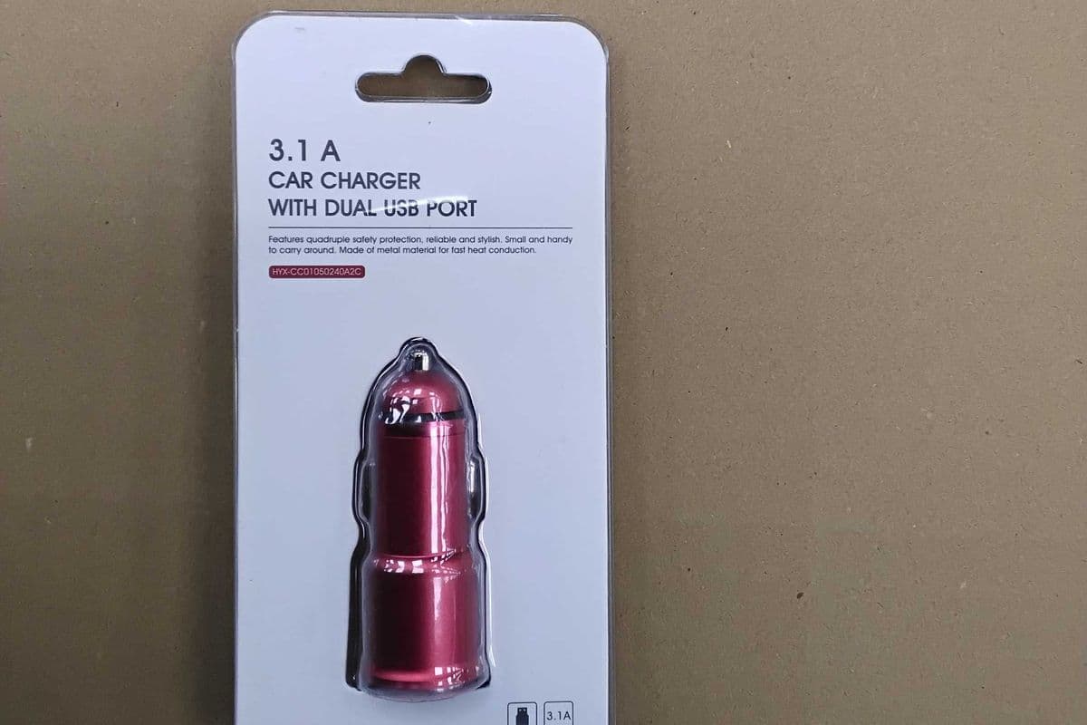 3.1 A car charger with dual usb port.