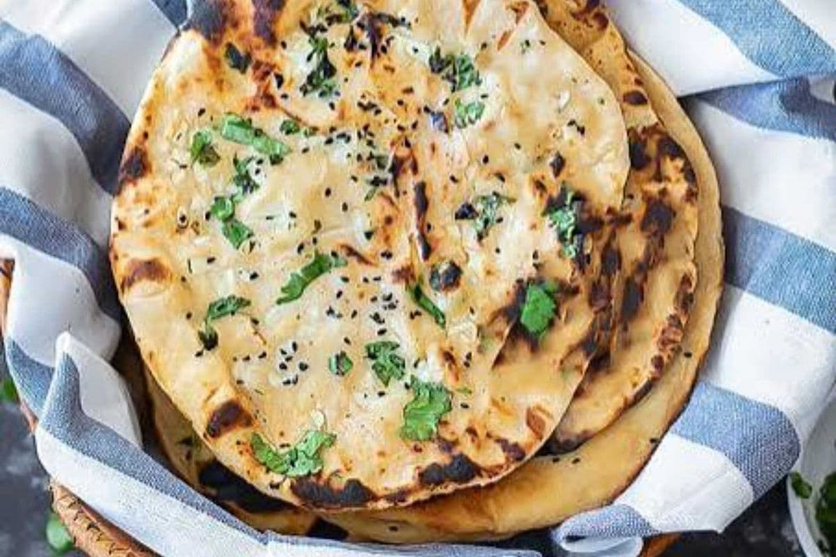 Paneer/Cottage Paratha TANDOORI (Complementary Pickle & Raita)