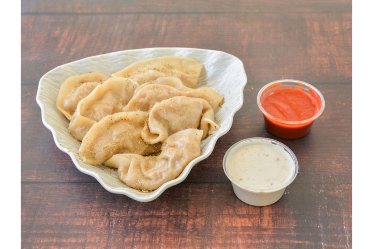 STEAMED VEGETABLE MOMOS 8 Pcs.