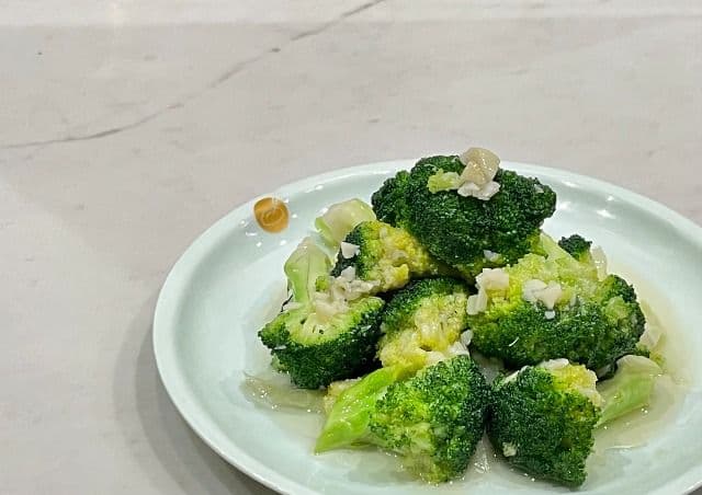 Sauteed Broccoli wGarlic 蒜蓉西兰花