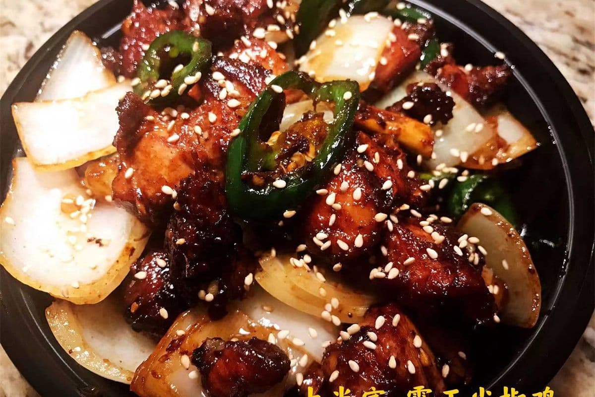 8. Sauted Fresh Pepper with Chicken 尖椒干煸鸡