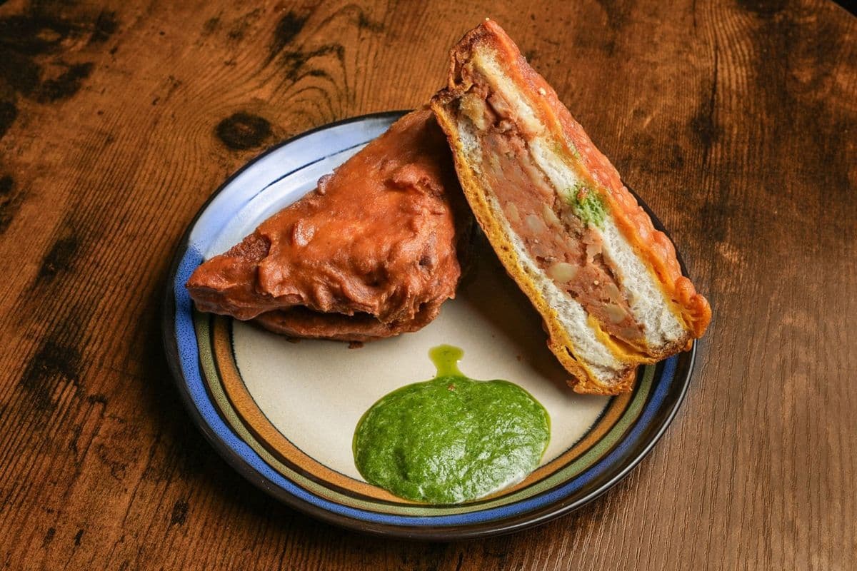 Bread Pakora (Two Pieces)