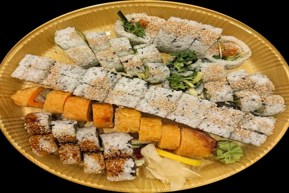 Maki Roll Tray for 3-4 (1 Tray / 53 Pieces)