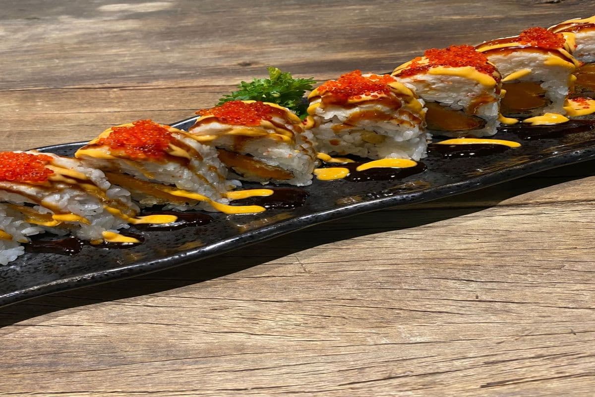 F16 Spicy Sakura Roll