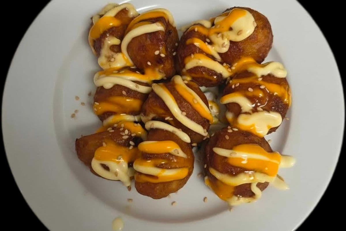 A8. Takoyaki (10pcs)
