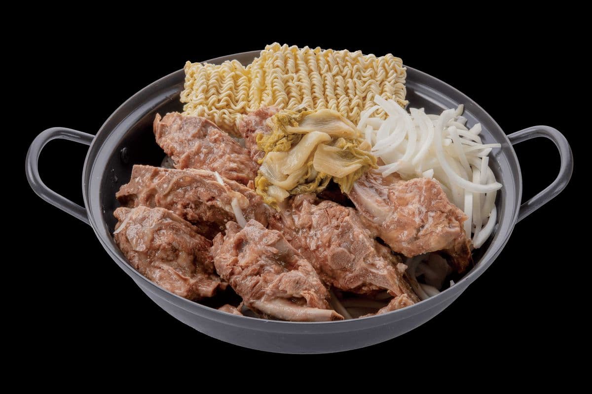 35. 감자탕 전골 Gamjatang Jeongol(Pork Back Bone Hot Pot)