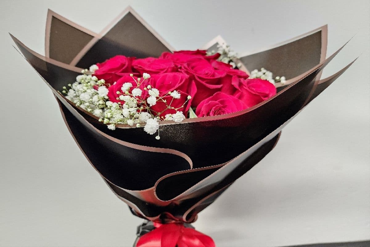Varentain 1 "12 Roses and Baby's Breath Green"