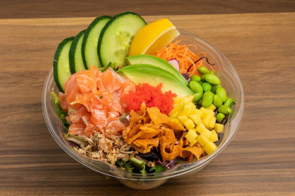 Bol poké au saumon épicés / Spicy Salmon Poke Bowl