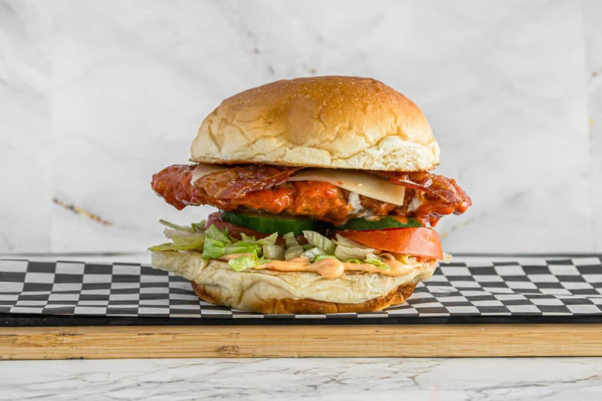ULTIMATE SPICE CHICKEN BURGER - D