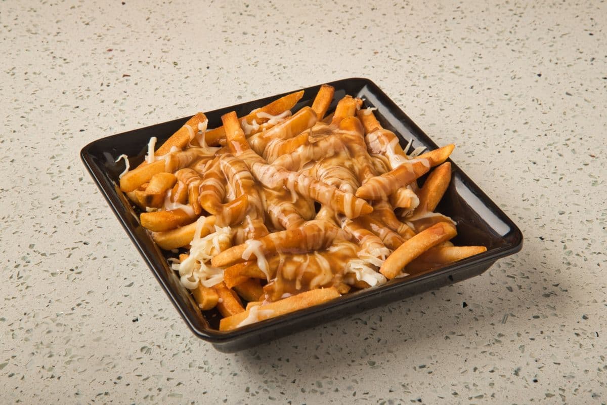 Large poutine régulière / Large Regular Poutine