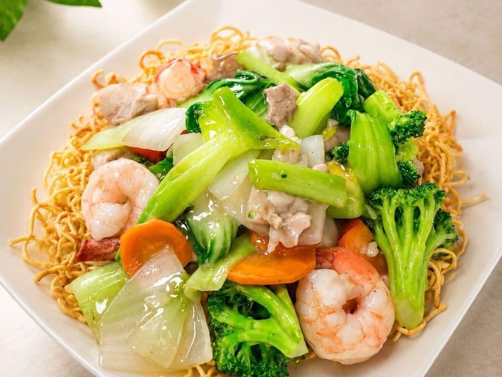 613. Stir Fry Assorted Meats & Seafood on Soft Egg Noodles