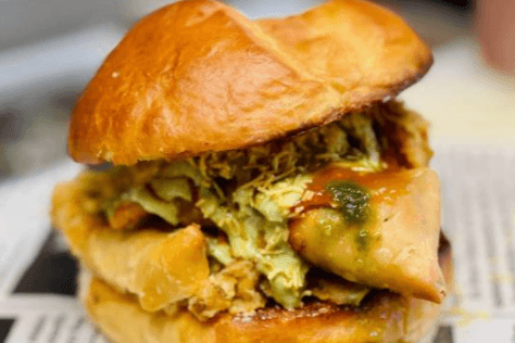 Pav Bun Samosa(1 Pc)