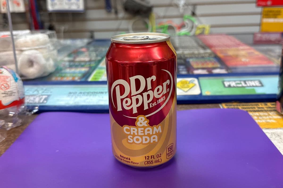 Dr. Pepper Cream Soda Can (355 ml)