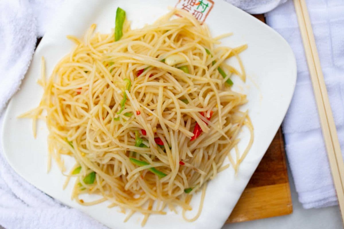 Shredded Potato with Green Pepper 青椒土豆丝