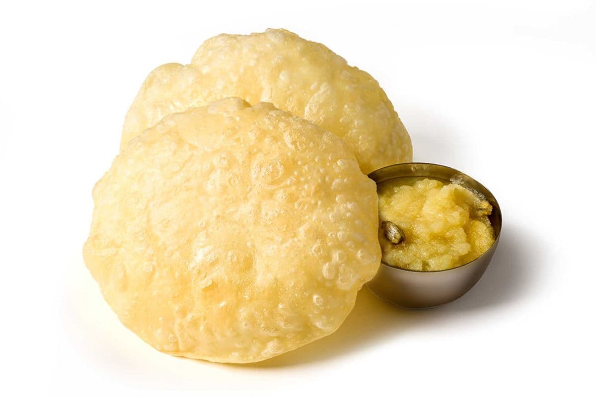 Halwa Puri & Channa (671 Cal)