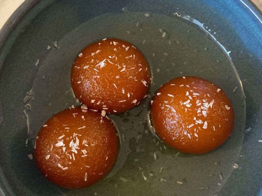 Gulab Jamun(3 PCS)