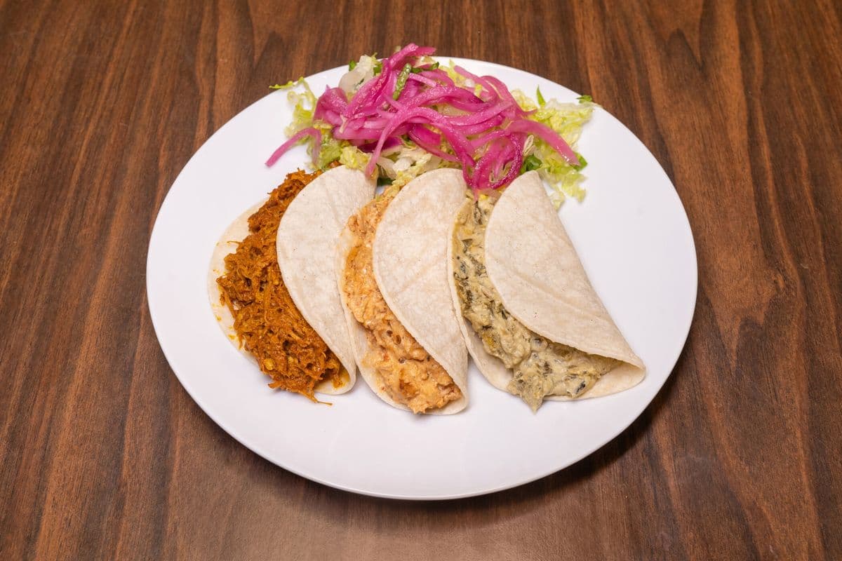 Cochinita (Puerco) Taco de Guisos