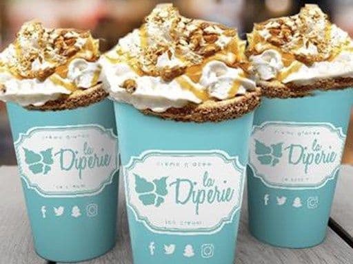 Create your own hot chocolate / Créez votre propre chocolat chaud