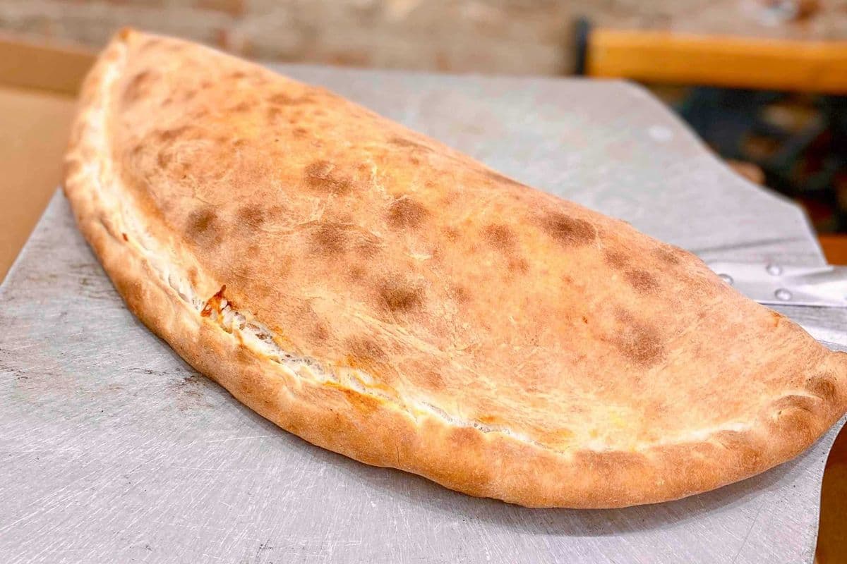 Burattino Signature Calzone - The Beast (XL) 18”