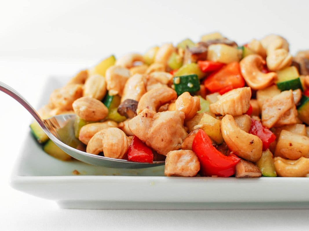 Diced Chicken with Vegetables & Cashew Nuts / 腰果雞丁