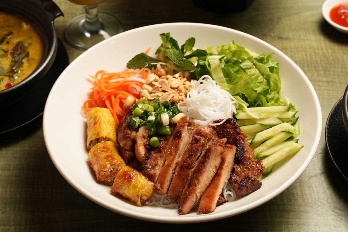 B1. BUN GA CHA GIO ( VERMICELLI WITH GRILLED CHICKEN & SPRING ROLLS )