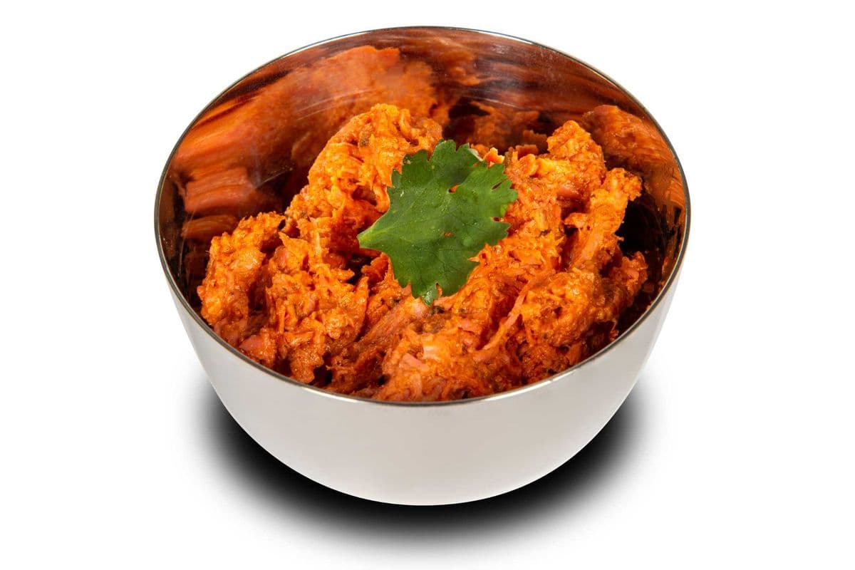 Butter Chicken Poutine (802 Cal)