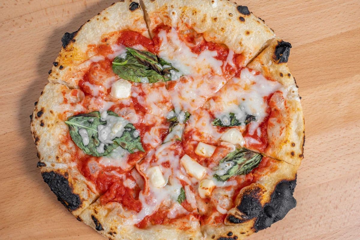 Margherita Pizza Medium (10 Inch (4 large slices))