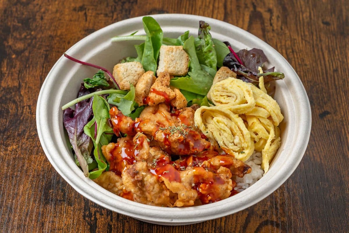 치킨덮밥 Chicken Bowl