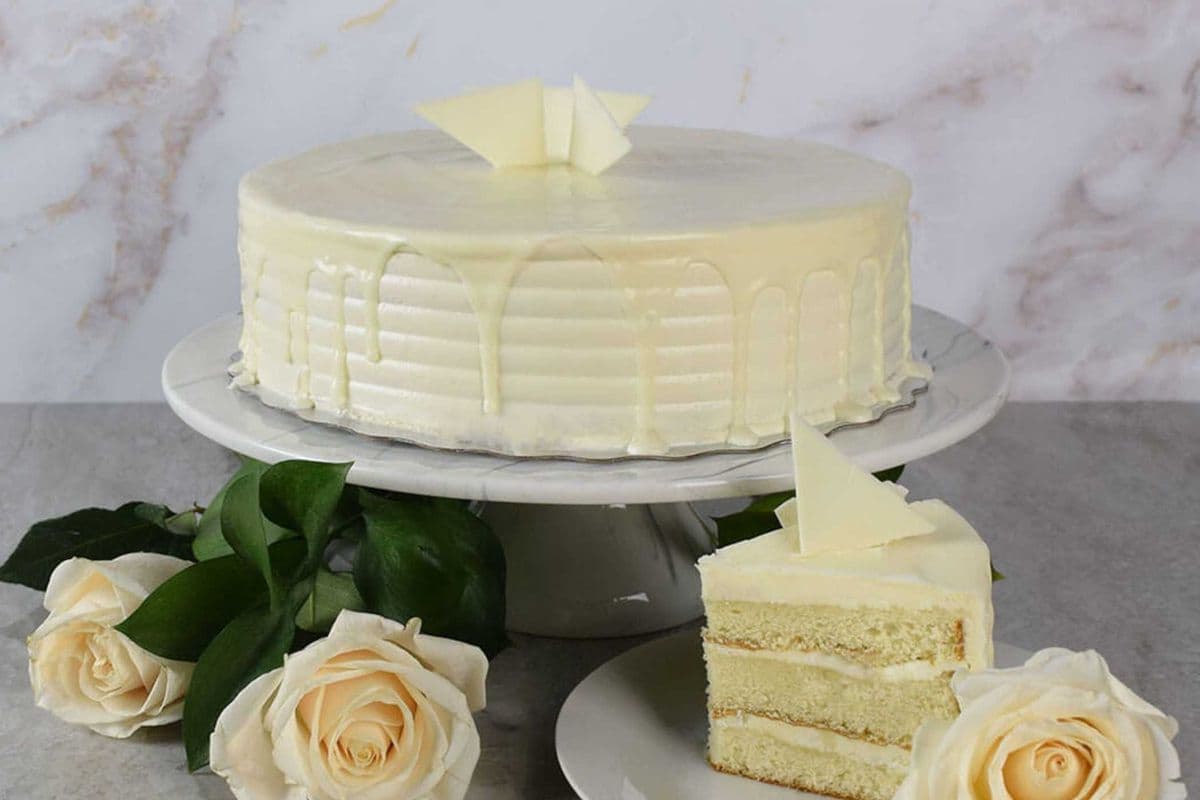 White Chocolate Cake 9"