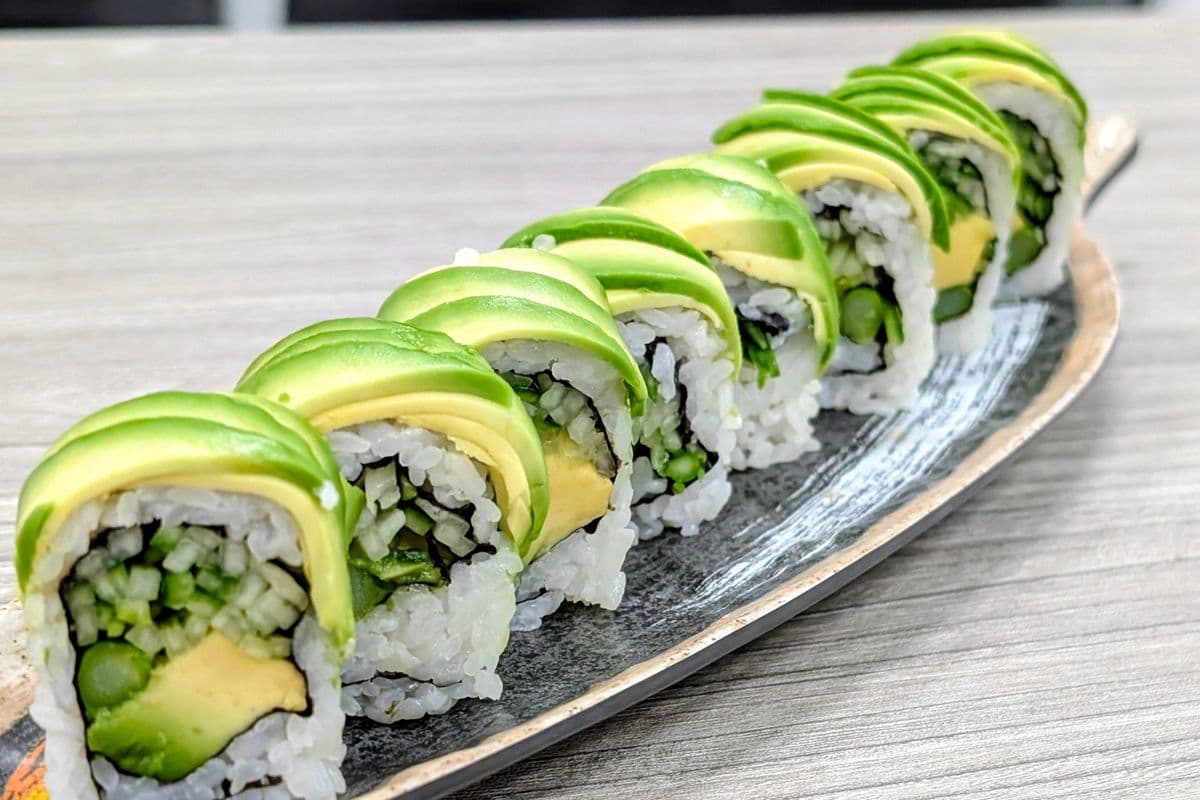 Vegetarian Dragon Roll (8 pcs)