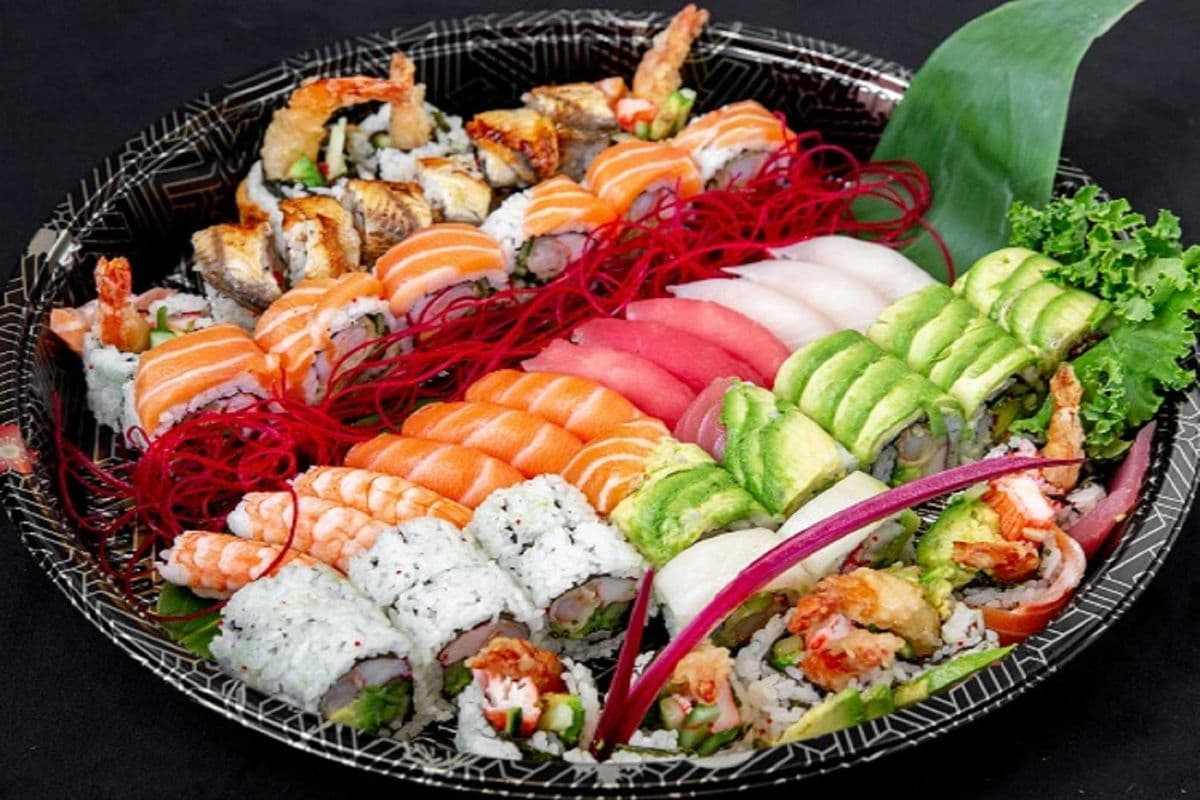 Special - Dragon Lover Party Tray (52 pcs)
