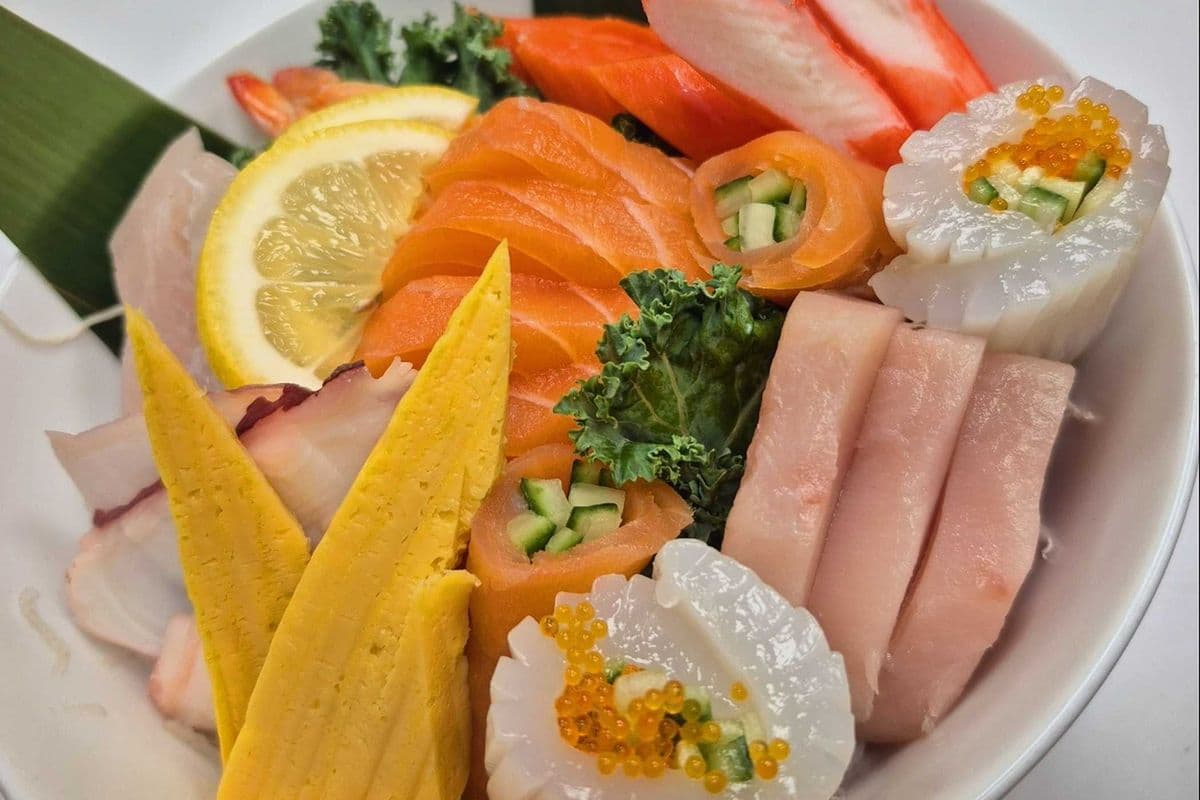 Chirashi Don (Assorted Sashimi)