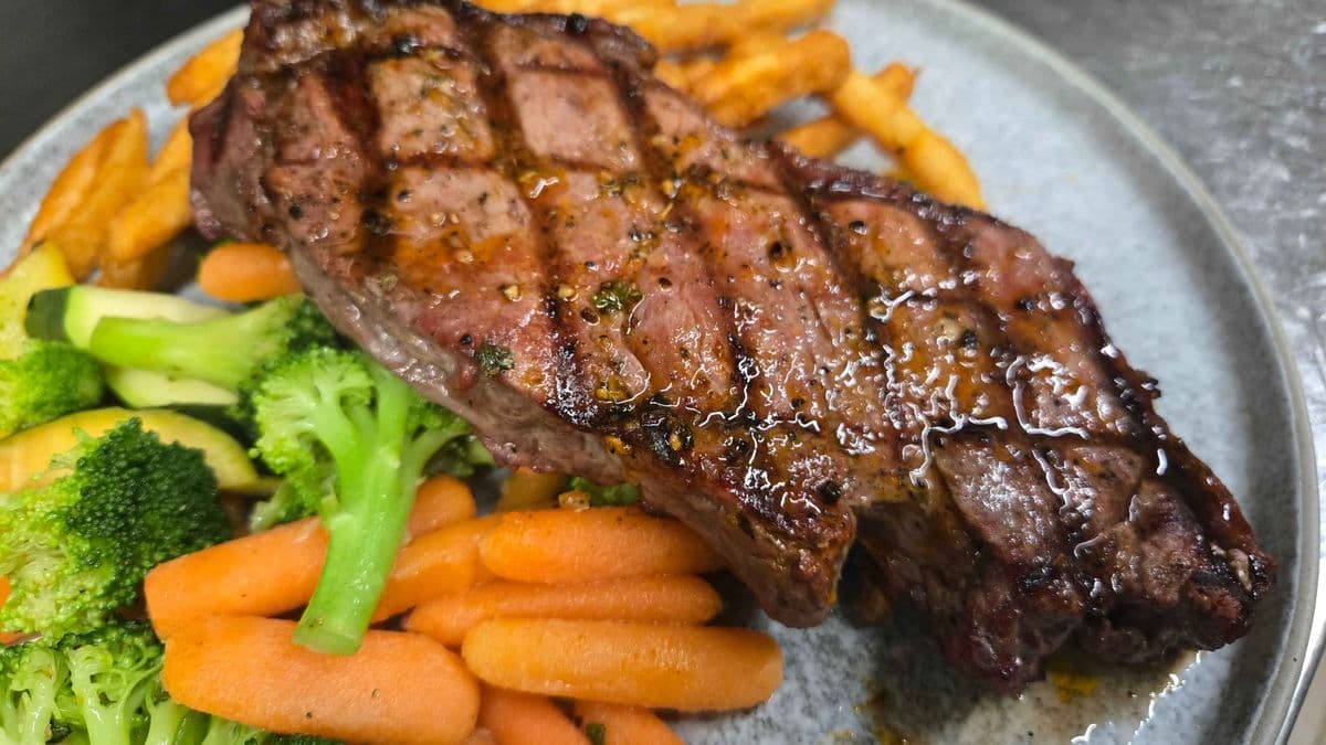 10oz  Grilled Steak & Frites