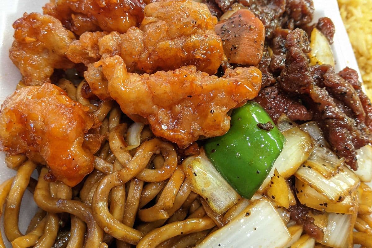 C9: Honey Garlic Chicken + Black Pepper Beef
