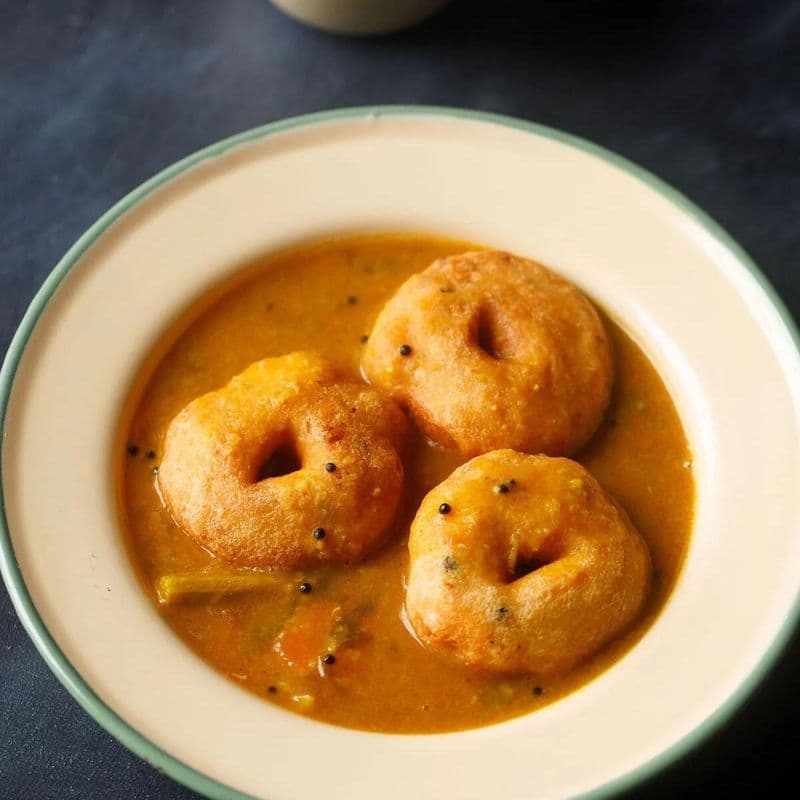 Sambar Vada ( Dipped )