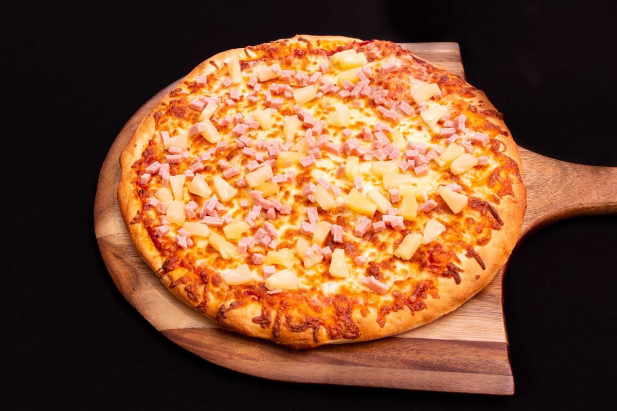 Pizza moyenne hawaïenne